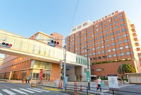 　東京女子医科大学病院　徒歩6分です。