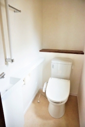 　トイレは1階と2階に有り。手洗いボウル付。
