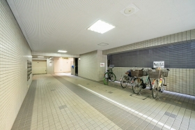 　敷地内駐輪場有り。自転車を使って「小石川植物園」や「東京ドームシティ」など少し足を伸ばしたおでかけが楽しめます♪