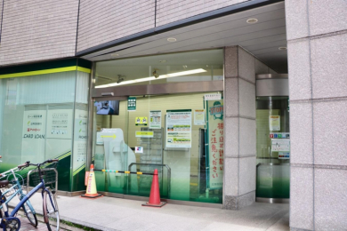 　三井住友銀行　小石川支店　徒歩2分です。