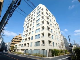 　平成28年築　江戸時代から続く、由緒ある地に建つマンションです。