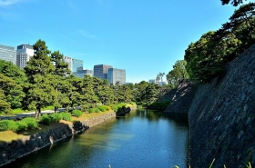 　徒歩圏内の皇居や赤坂御用地周辺はお散歩スポットに最適です