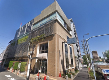 　新宿区役所　特別出張所榎町　徒歩8分です。