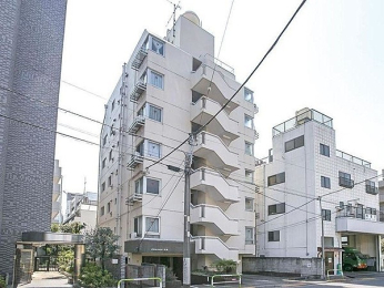 　江戸川橋駅から徒歩8分の閑静な住宅街に位地します。
