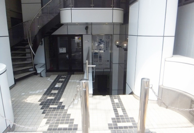 　2006年に大規模修繕工事、2008年にエレベーターの改修工事を行っております。