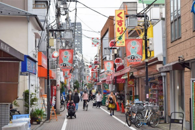 　神楽坂だけでは無く、江戸川橋地蔵通り商店街も近くにあり、毎日が愉しい生活ができます。