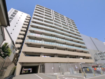 現地外観写真　生活環境と緑に恵まれた高台に住まう平成30年築浅マンション「ジオ新宿若松町」