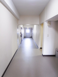 　共用廊下はプライバシー性の高い内廊下設計