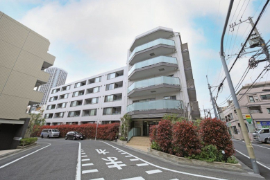 現地外観写真　新宿に近く、良き伝統の残る穏やかなエリアのマンション「プレシス市谷台町坂」
