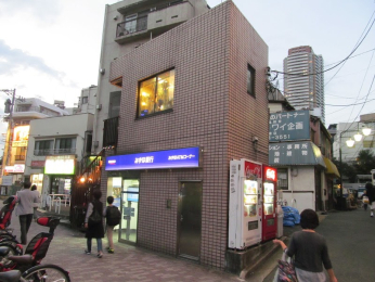 　みずほ銀行 曙橋駅前出張所　徒歩10分です。