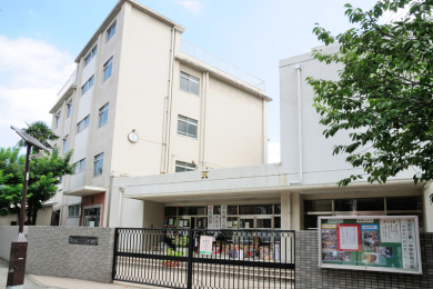 その他現地　「文京区立　第一中学校」学区域　徒歩8分です。
