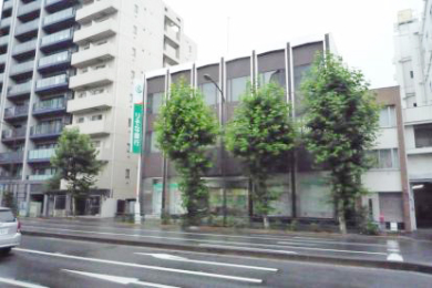 　りそな銀行 早稲田支店　徒歩5分です。