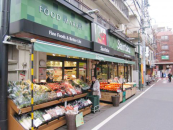 　三徳 住吉店　徒歩2分の立地にあるスーパーです。