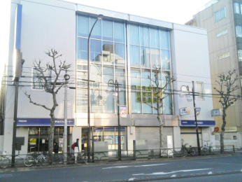 　みずほ銀行　早稲田支店　徒歩10分です。