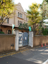 　「新宿区立　早稲田小学校」学区域　徒歩7分です。