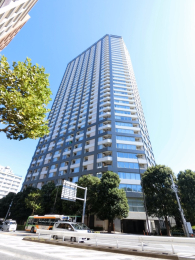 現地外観写真　東京の真ん中から都内を望む、地上38階建タワーレジデンス
