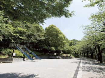　江戸川公園 みんなの広場　徒歩1分です。