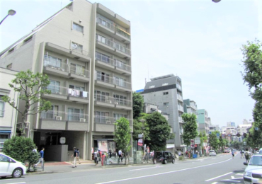 現地外観写真　駅チカ4分「カーサ早稲田」3階のペットと暮らせるお部屋のご紹介です！