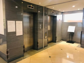 　総戸数158戸の為、エレベーターは2基あり移動時のストレスを軽減してくれます。