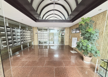 �@�I�[�g���b�N���ݒu����Ă���A�O������̕s�R�҂̐N����}�~���܂��B